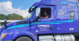 Regional flatbed CDL driver job in Florida hauling freight on a flatbed trailer