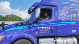 Regional flatbed CDL driver job in Florida hauling freight on a flatbed trailer