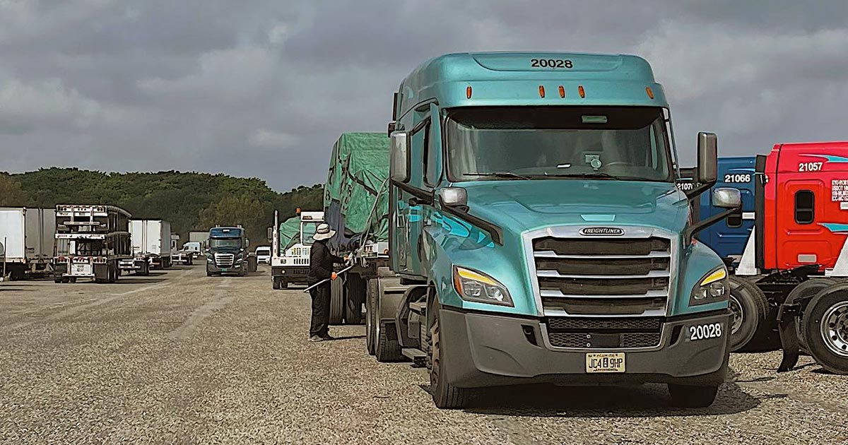 CDL Jobs Sarasota FL | Home Weekends + $1,800 Weekly Pay